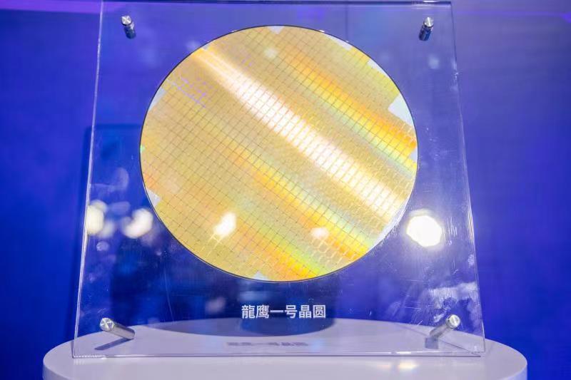 首款国产7纳米高端智能座舱芯片在汉发布
